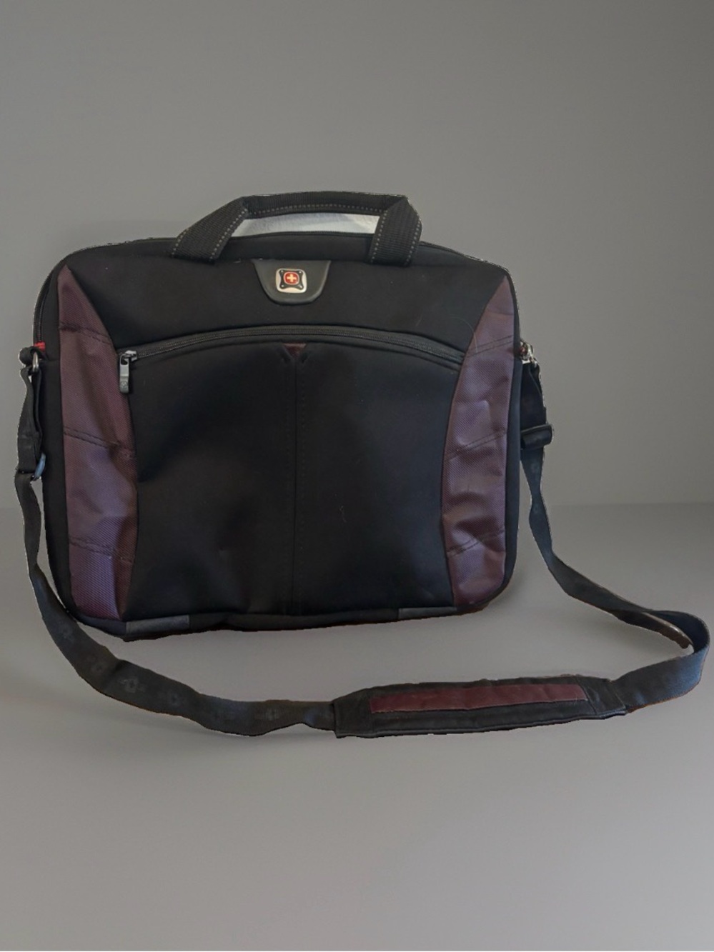 SwissGear Black Laptop Messenger Bag